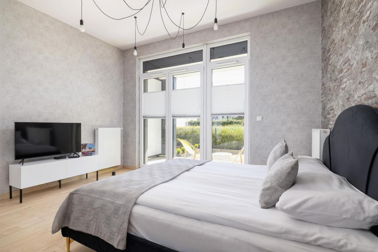 Krakow Studio With Parking & Terrace Near Zalew Bagry By Renters Prestige Екстер'єр фото