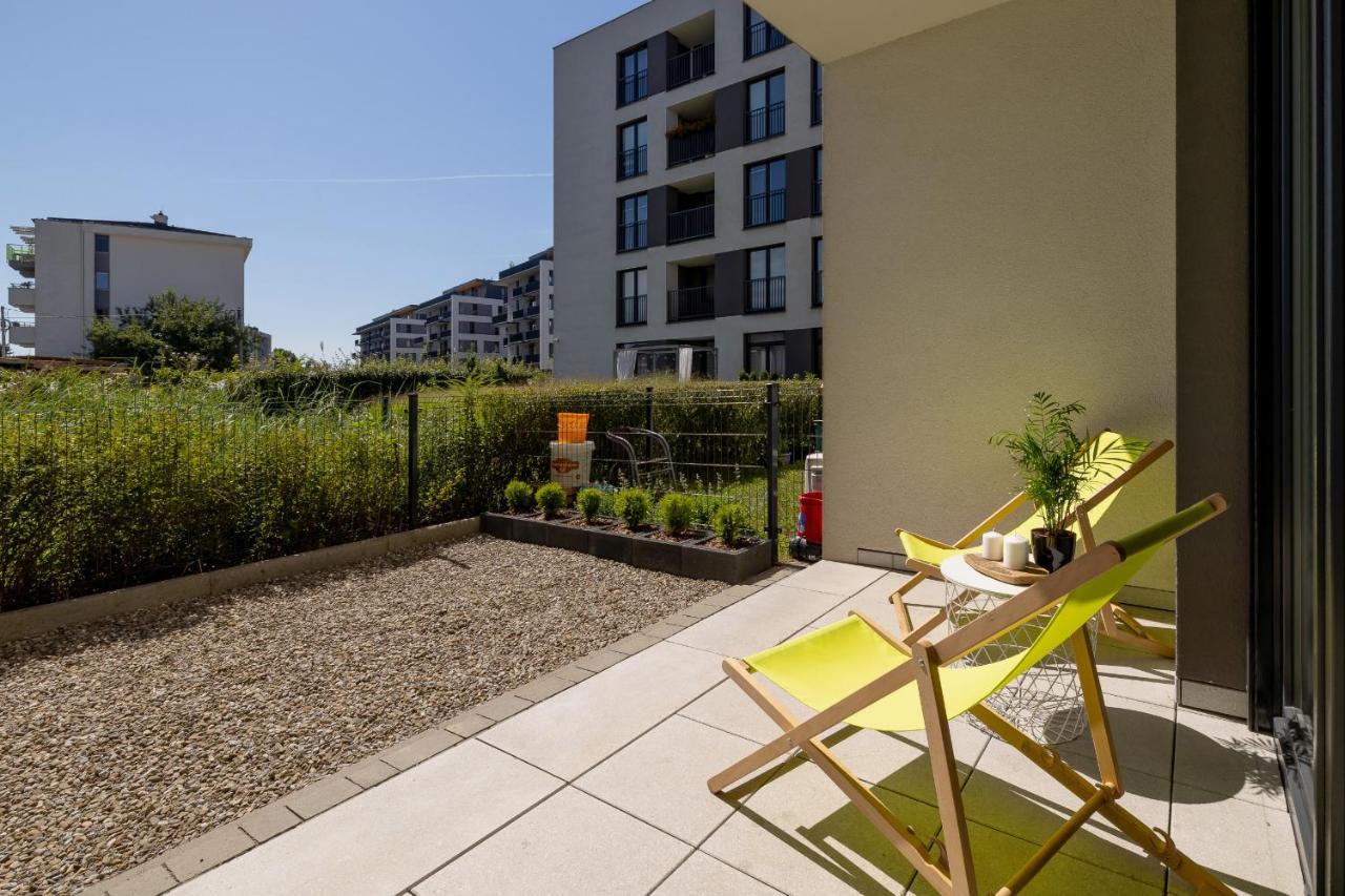 Krakow Studio With Parking & Terrace Near Zalew Bagry By Renters Prestige Екстер'єр фото