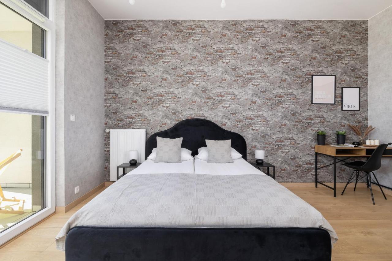 Krakow Studio With Parking & Terrace Near Zalew Bagry By Renters Prestige Екстер'єр фото