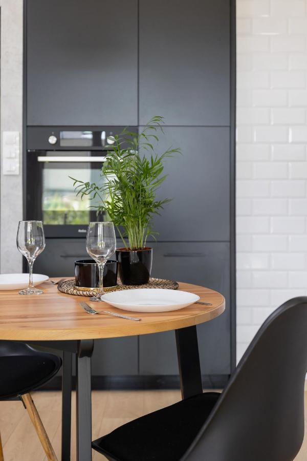 Krakow Studio With Parking & Terrace Near Zalew Bagry By Renters Prestige Екстер'єр фото