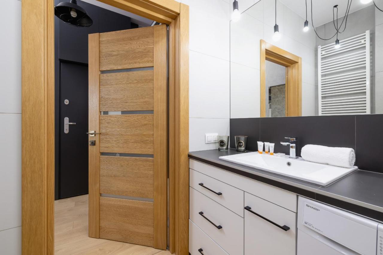 Krakow Studio With Parking & Terrace Near Zalew Bagry By Renters Prestige Екстер'єр фото